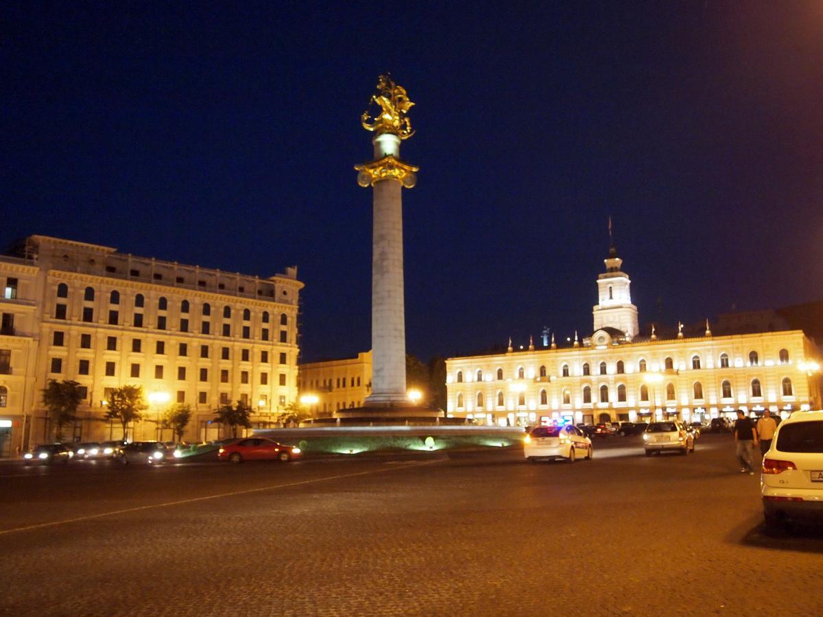 All Seasons Hotel On Freedom Square Tbilisi Eksteriør bilde