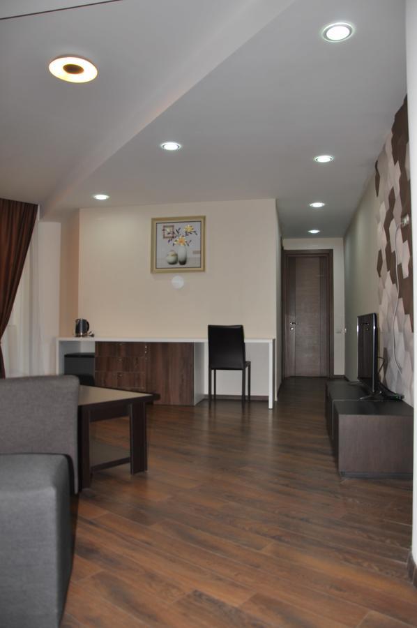 All Seasons Hotel On Freedom Square Tbilisi Eksteriør bilde